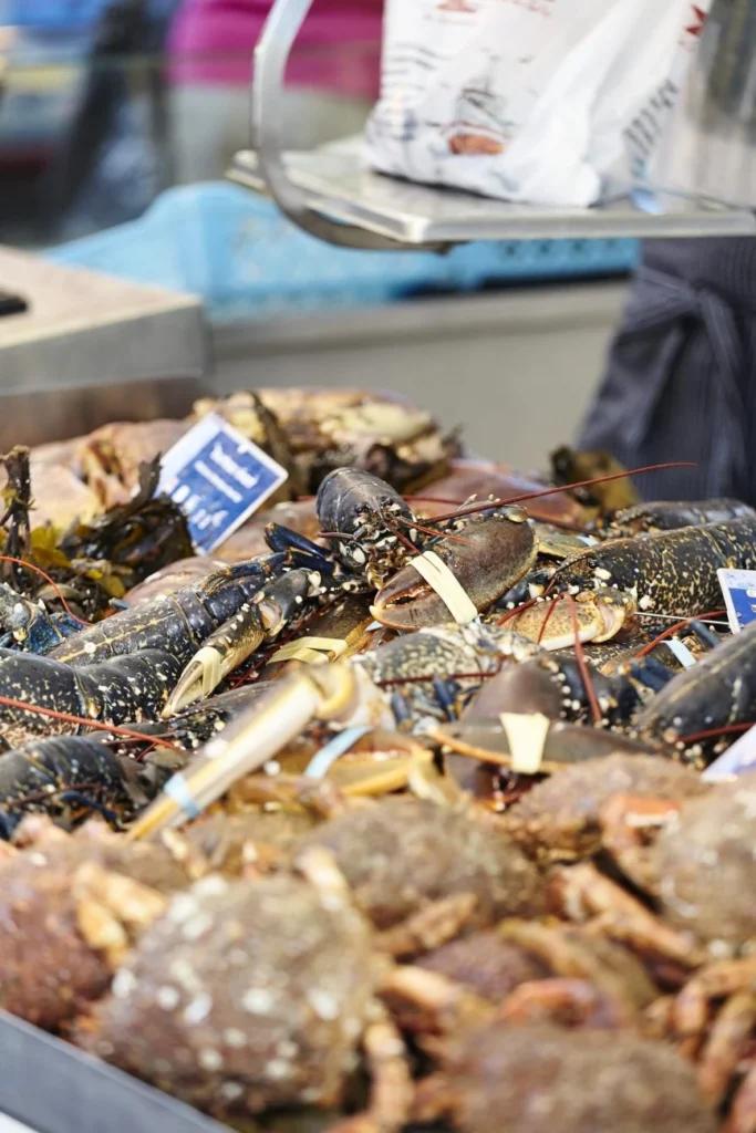 Fruits de mer en vente sur les Marchés De La Cote D'emeraude.