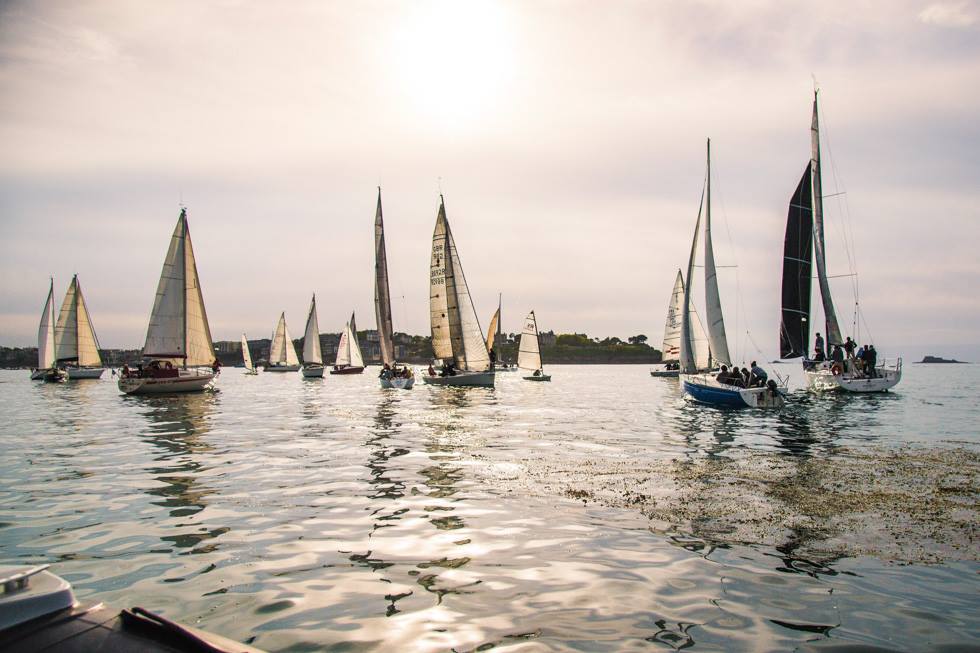 Course de bateaux à voile dans le cadre du Challenge Commandant Thoreux à Saint Briac