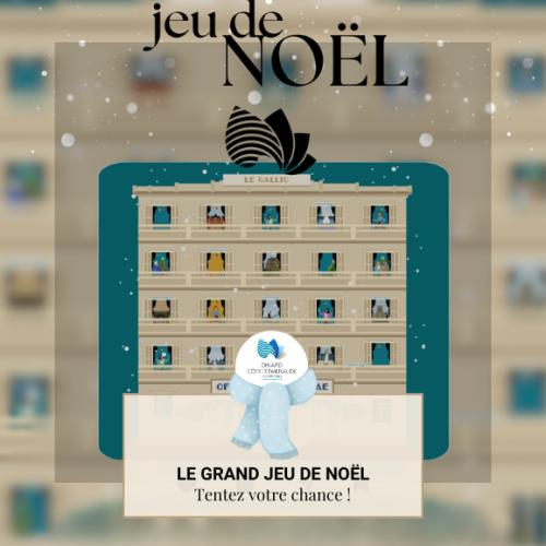 Au premier plan, en haut, on peut lire le titre en grandes lettres élégantes : « jeu de NOËL ». Autour, de petits flocons de neige tombent doucement. Au centre de l’image, on voit une illustration de l'immeuble Le Gallic à Dinard, dessiné comme une façade de calendrier de l’avent. Il comporte plusieurs étages et de nombreuses fenêtres. Derrière chaque fenêtre, on distingue des silhouettes de personnages en train de réaliser diverses activités.
