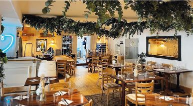 Salle du restaurant Le Beauséjour à Dinard