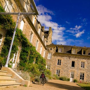 Abbaye de Saint-Jacut-de-la-mer experience printemps en couple