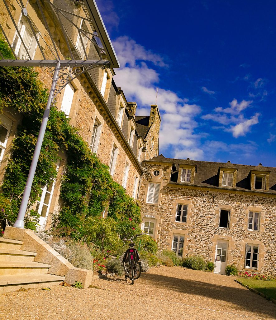 Abbaye de Saint-Jacut-de-la-mer experience printemps en couple